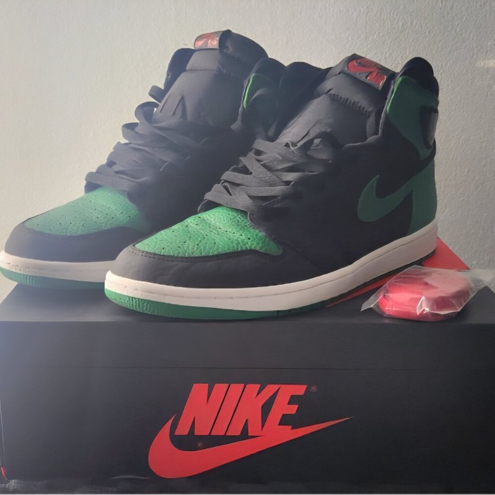 Nike Air Jordan 1 Retro High Black Pine Green-white-Gym Red 555088 030 size 11.5